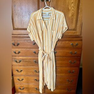 Adorable like new bold stripe button-down dress with tie bow